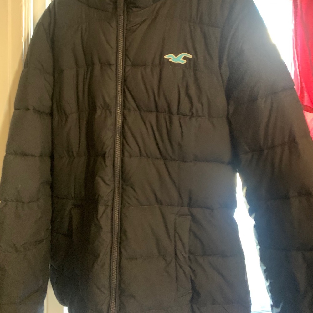 Hollister puffer jacket wear once no damage